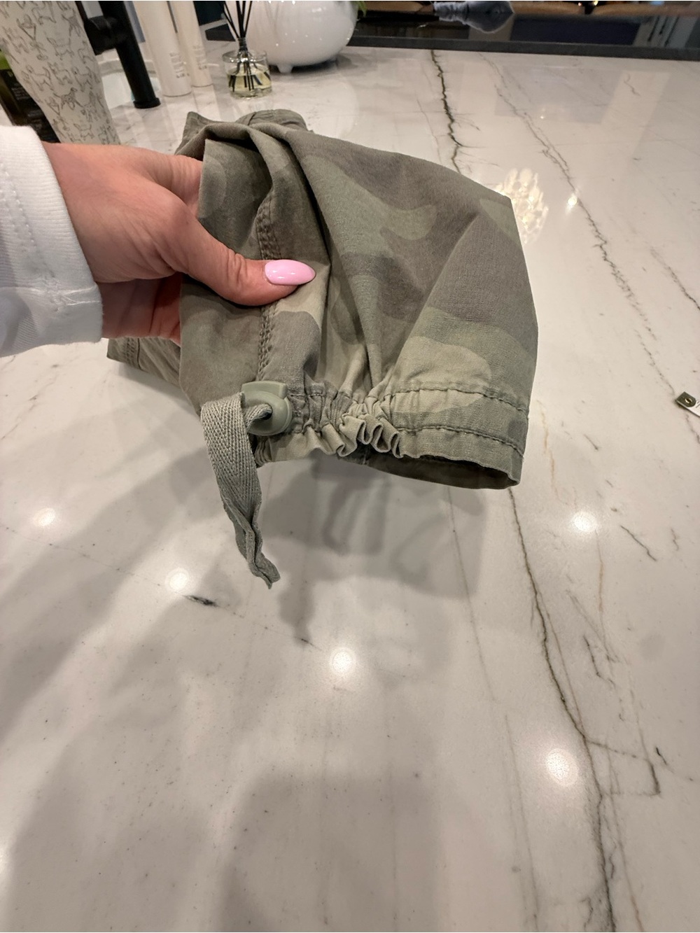 American Eagle Outfitters Women's Camo Cargo Pants - Green - Picture 4 of 9